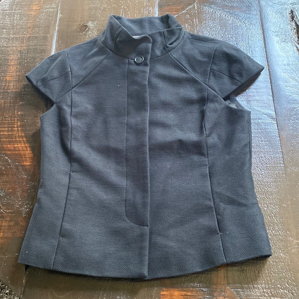 Short sleeve jacket